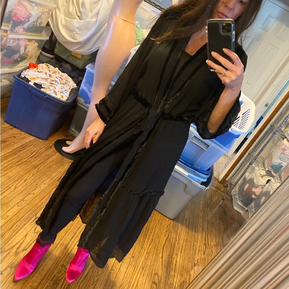 Velvet trim kimono